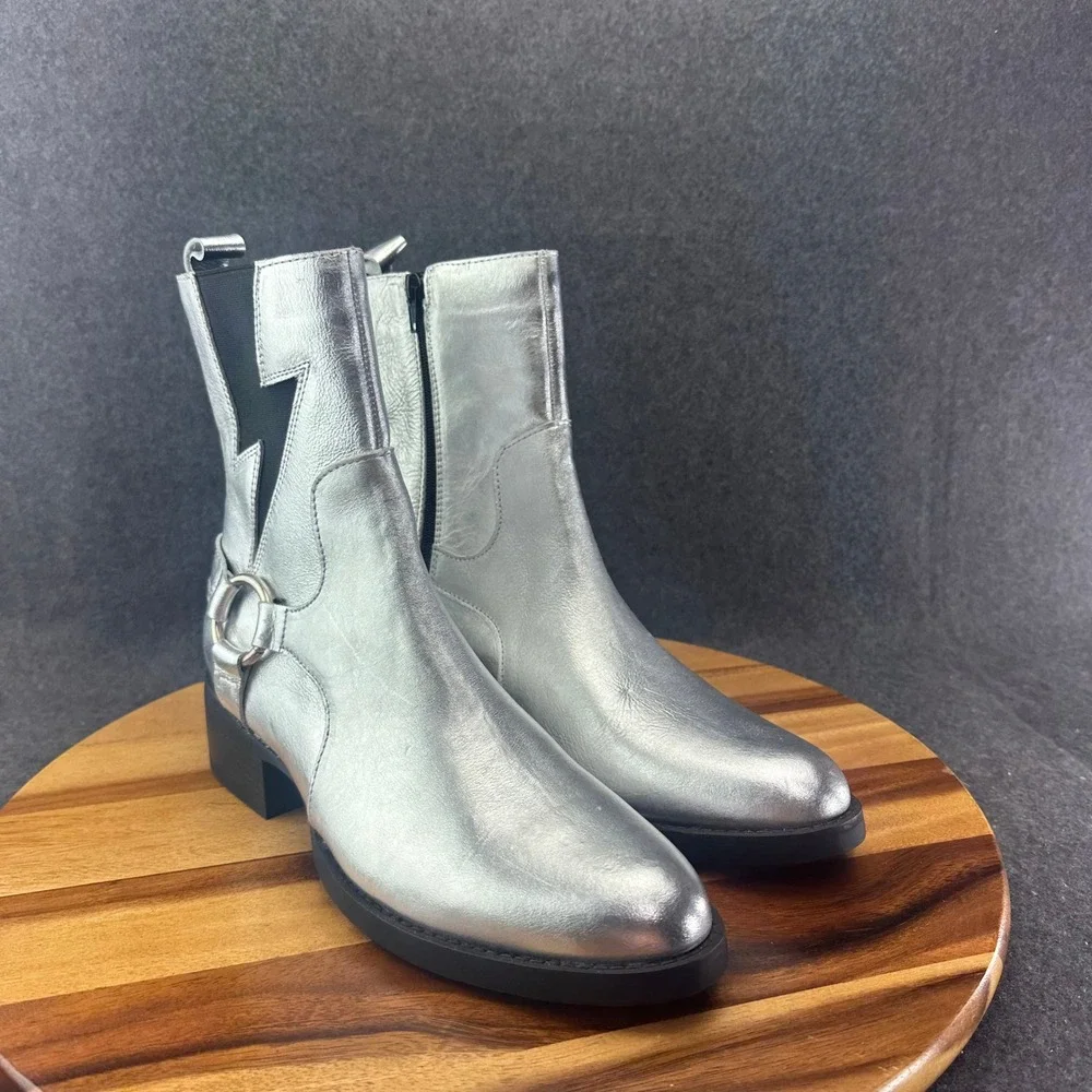 dingo silver metallic